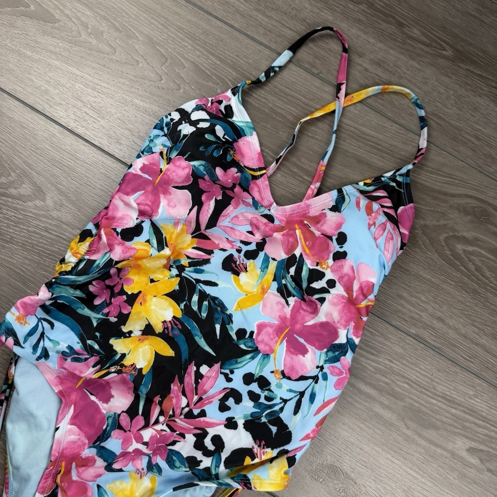 BCBG Paris Women's Floral Pattern‎ One Piece Swim Suit Blue XL New